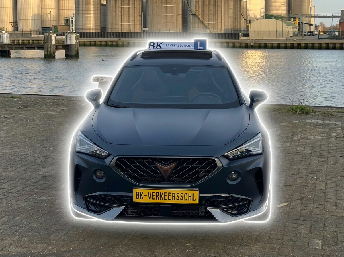 Cupra Formentor vooraanzicht met BK Verkeersschool dakbord